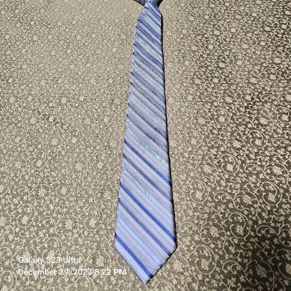 Calvin Klein Big Boy Diagonal Stripe Tie, 100% Silk - Picture 1 of 4